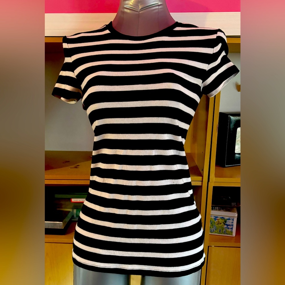 Old Navy Women’s Black And White Striped Fitted Tee, Size S